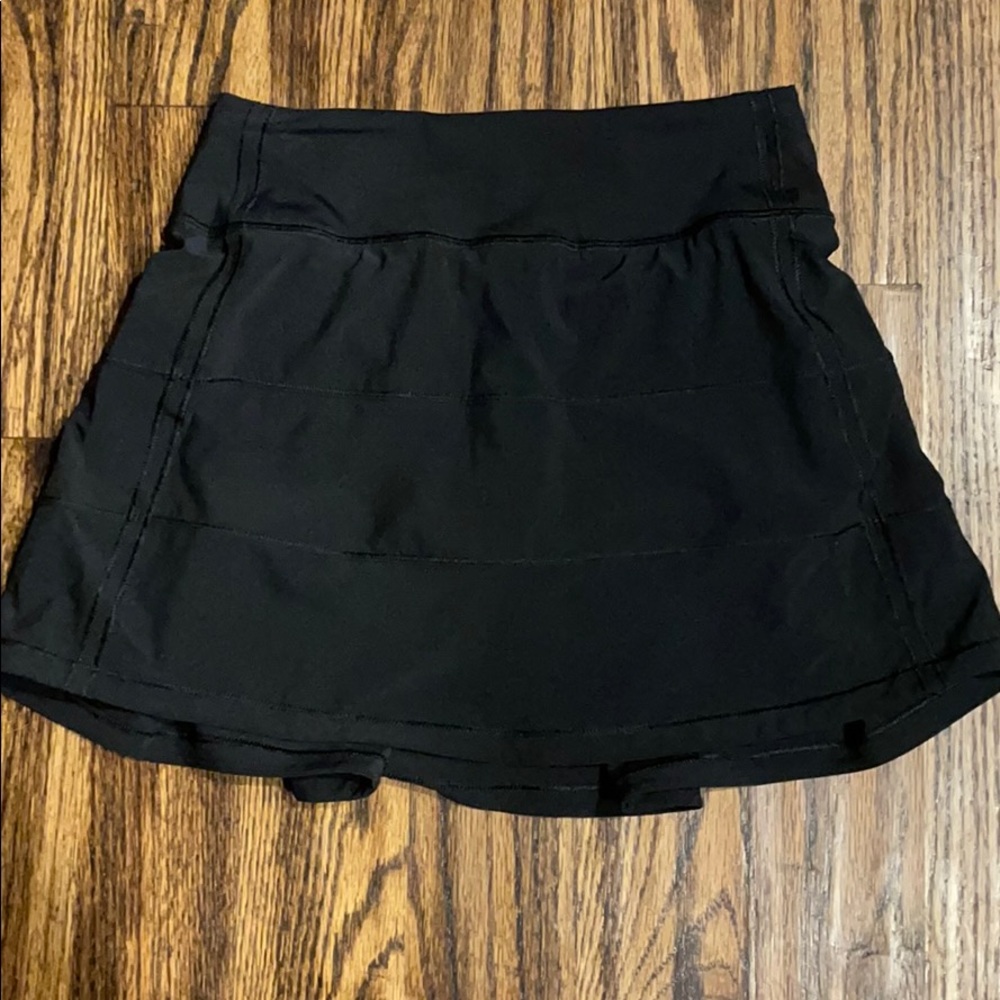 Lululemon black skort.